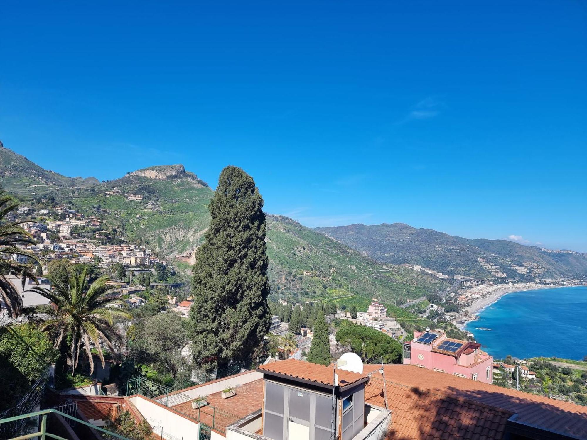 Borgo Di Taormina Apartments By Holiday World Gaggi Exterior foto